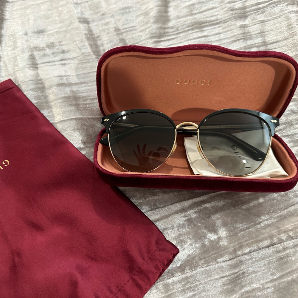 Gucci Aviator Sunglasses - black and gold - Picture 3 of 5